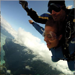 alexis_skydiving